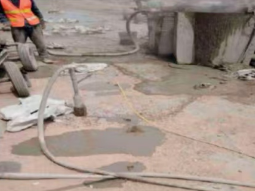 兰考水泥混凝土路面板底注浆技术 路面脱空注浆整治方案