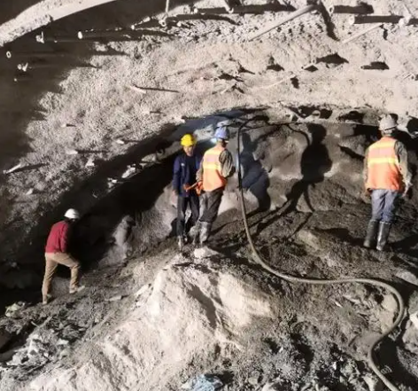 兰考拱顶带模注浆料的施工流程及注意事项